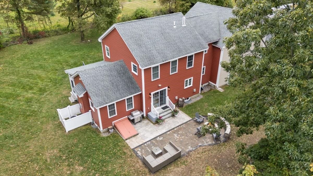 Condominium at 19 Hampstead Street # 19, Methuen MA 01844, Methuen, photo 41 of 42
