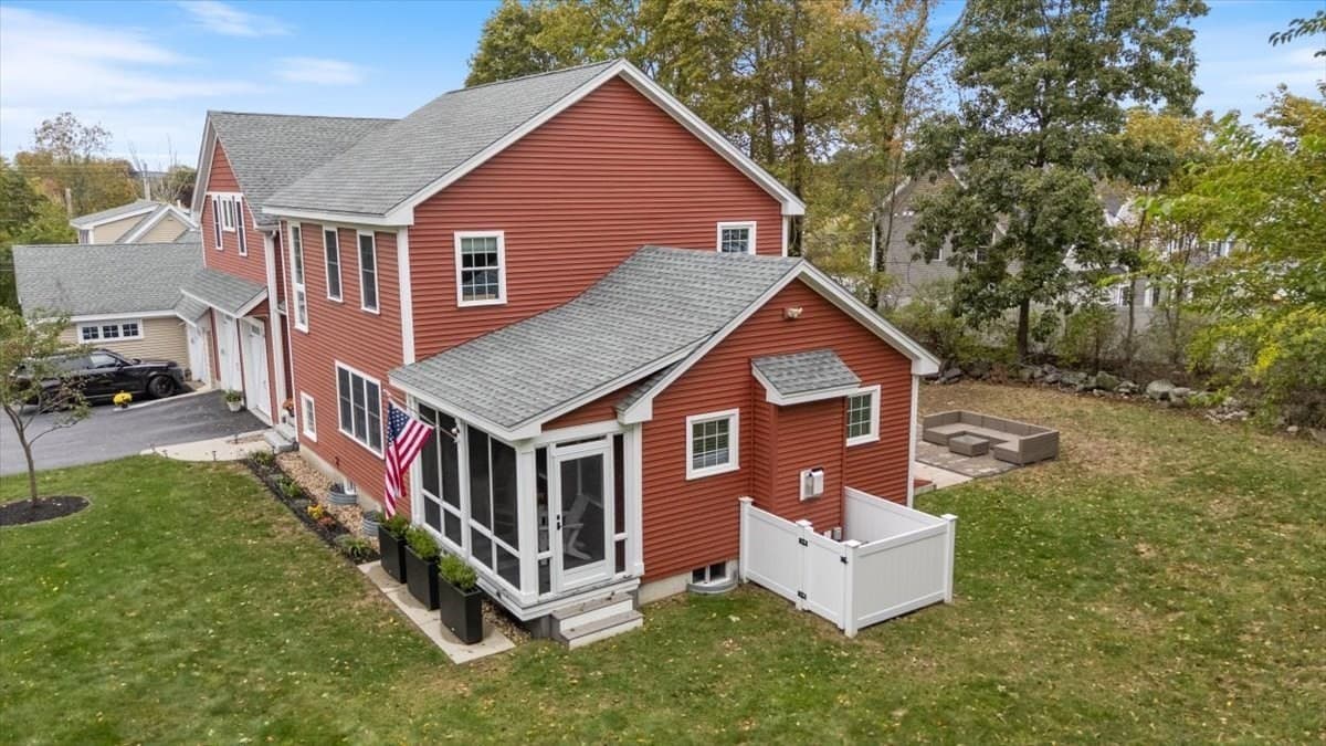 Condominium at 19 Hampstead Street # 19, Methuen MA 01844, Methuen, photo 35 of 42