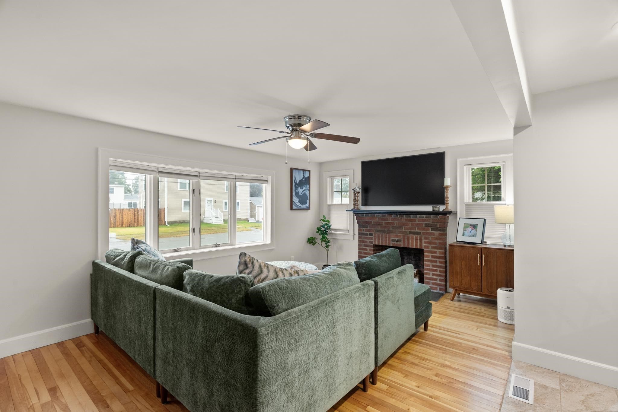 Single Family Residence at 13 Rainbow Cir, Peabody MA 01960, Peabody, photo 4 of 32