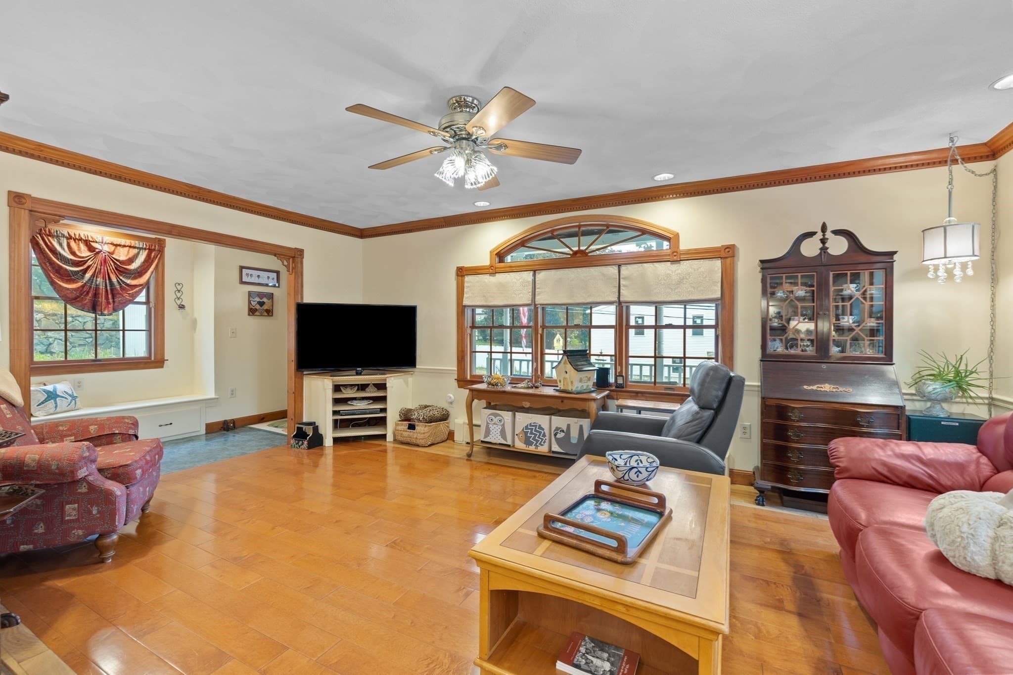 Single Family Residence at 41 Elm Street, Saugus MA 01906, Saugus, photo 14 of 41