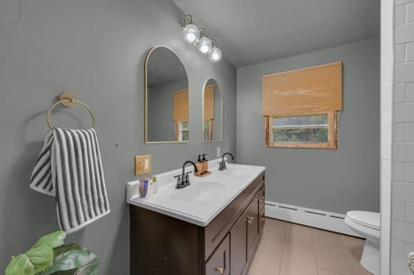 Single Family Residence at 85 Blood Rd, Charlton MA 01507, Charlton, photo 6 of 23