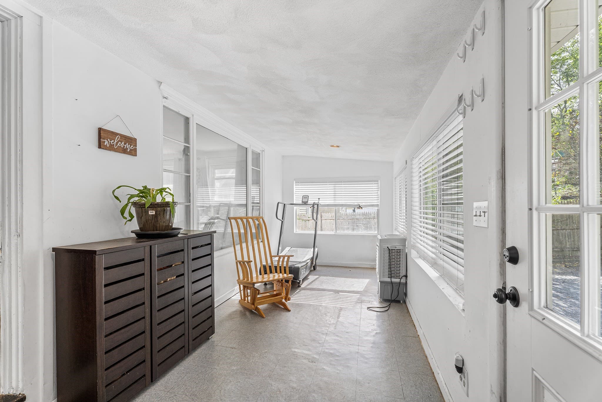 Single Family Residence at 140 Lynnfield St, Lynn MA 01904, Lynn, photo 6 of 35