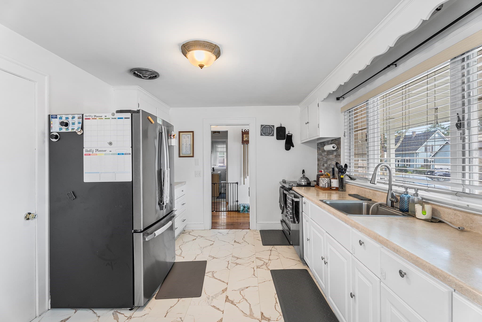 Single Family Residence at 140 Lynnfield St, Lynn MA 01904, Lynn, photo 10 of 35