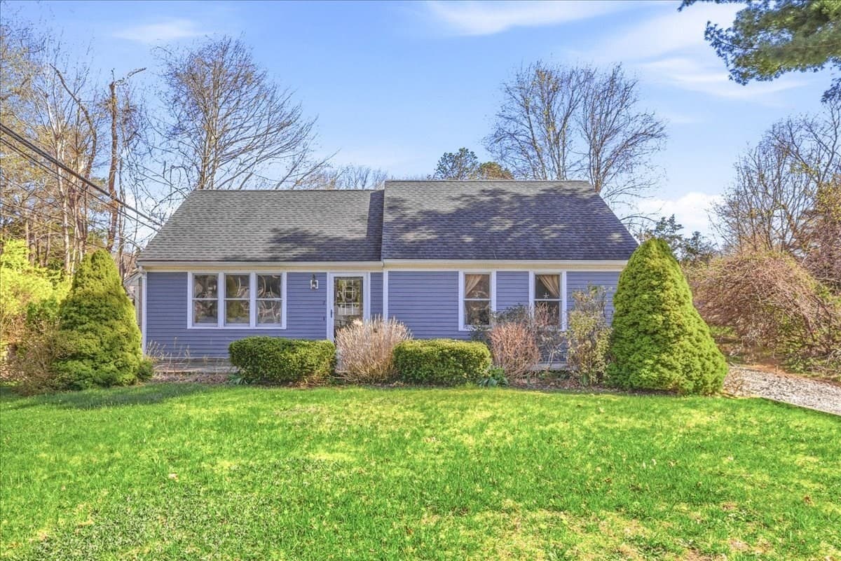 2 Juniper St, Plymouth MA 02360