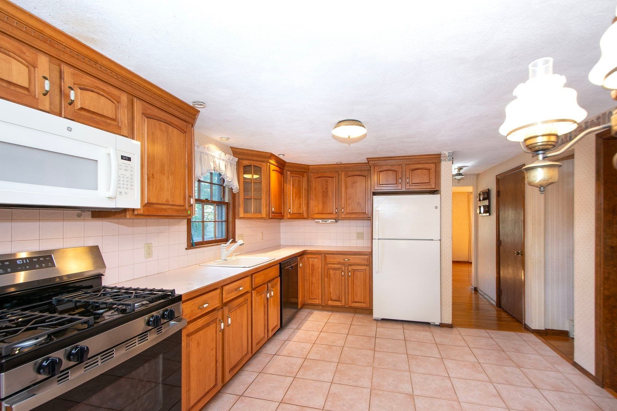 Single Family Residence at 5 Bay Point Path, Marshfield MA 02050, Marshfield, photo 8 of 42