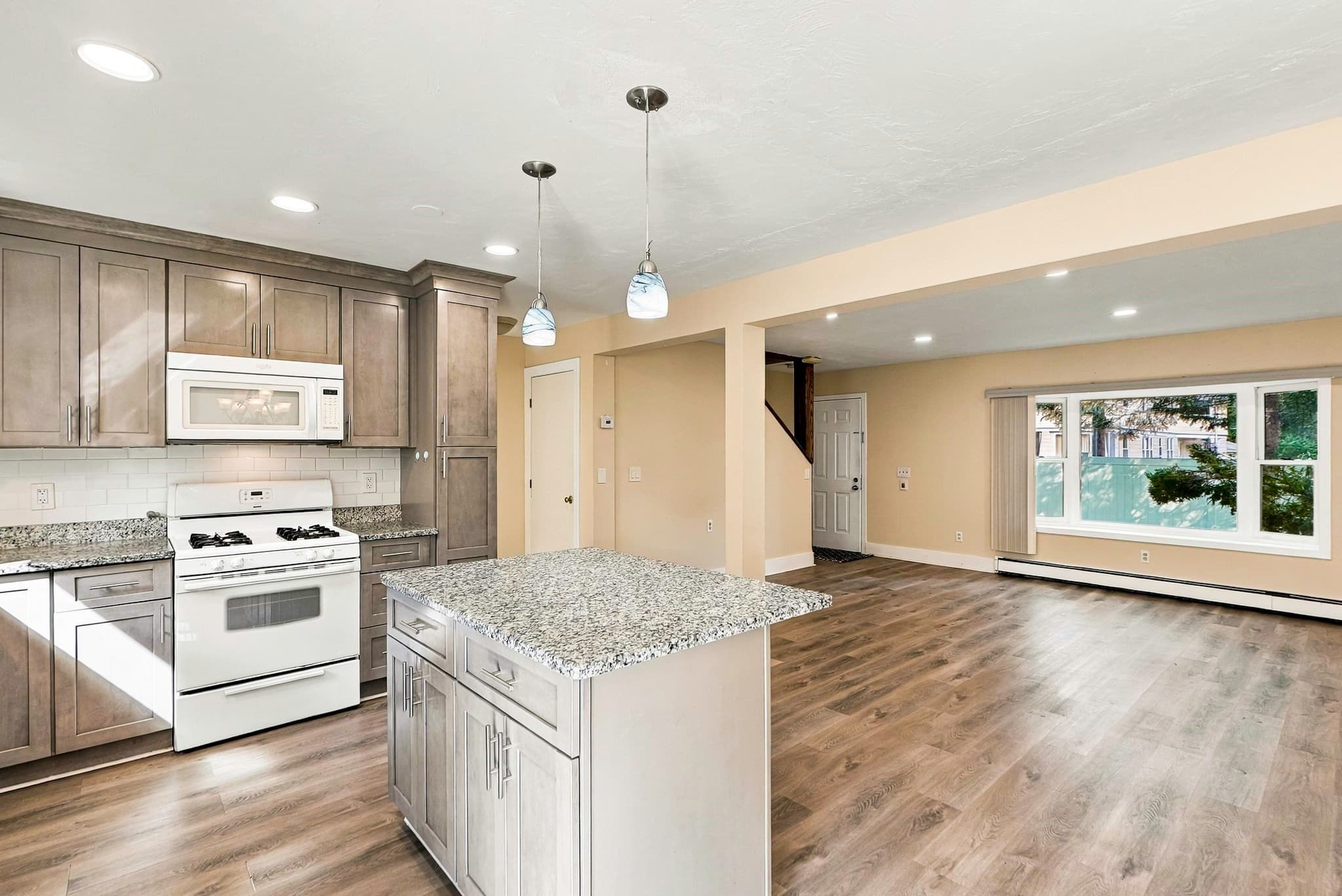 Condominium at 59 N Quinsigamond Ave # 59, Shrewsbury MA 01545, Shrewsbury, photo 11 of 36