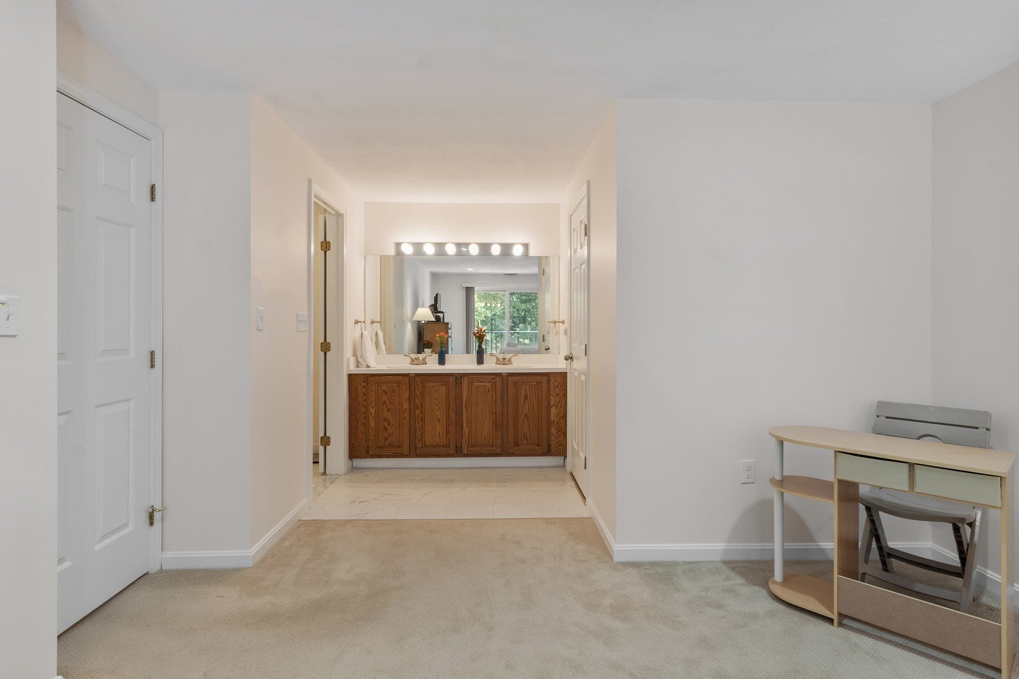 Condominium at 10 Ledgewood Way # 10, Peabody MA 01960, Peabody, photo 23 of 40