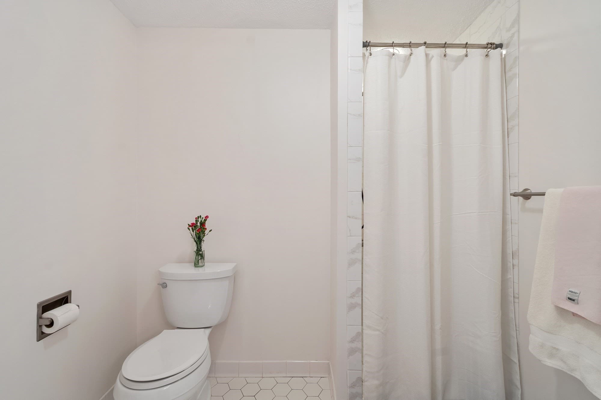 Condominium at 10 Ledgewood Way # 10, Peabody MA 01960, Peabody, photo 27 of 40