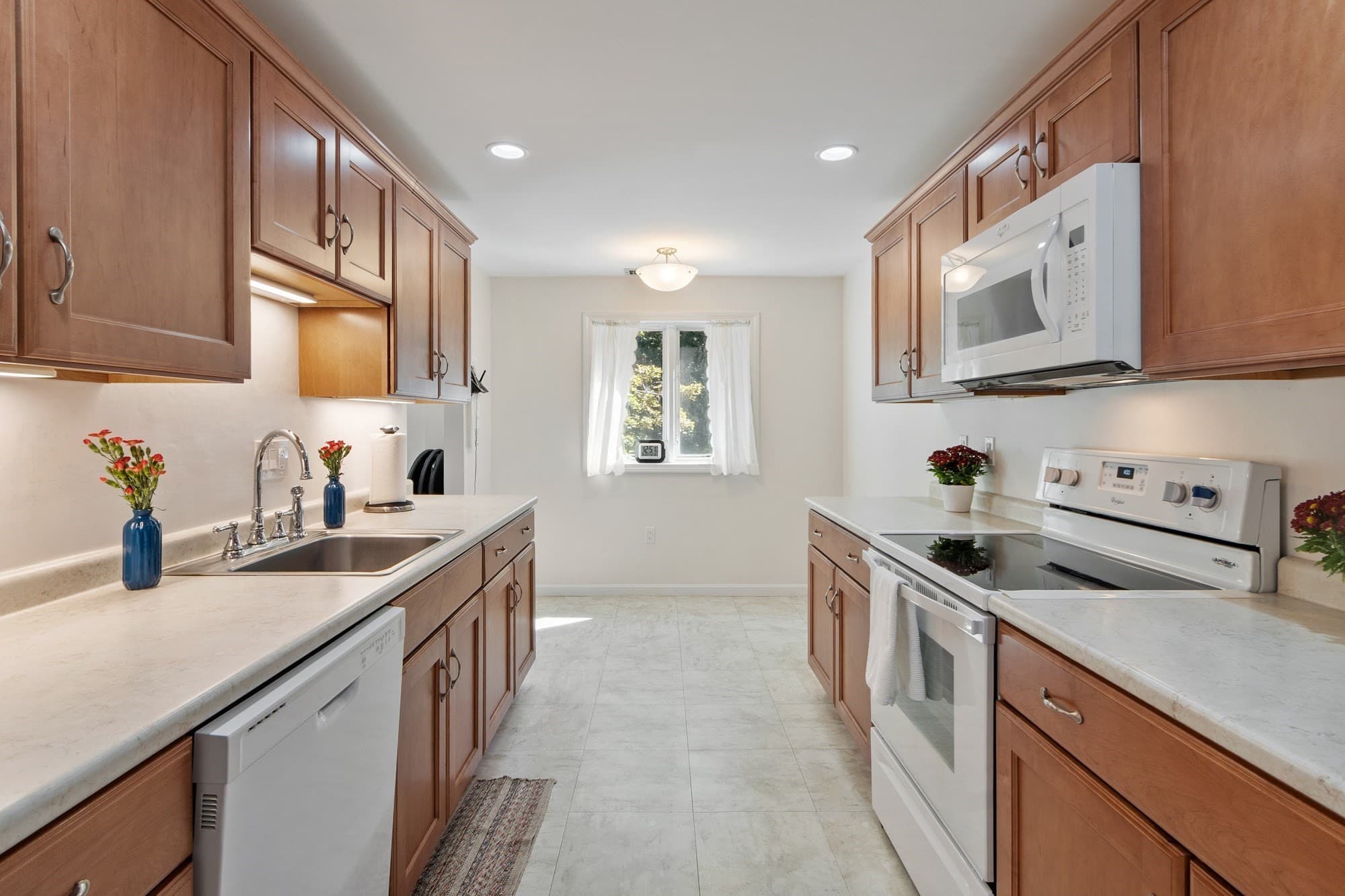 Condominium at 10 Ledgewood Way # 10, Peabody MA 01960, Peabody, photo 13 of 40