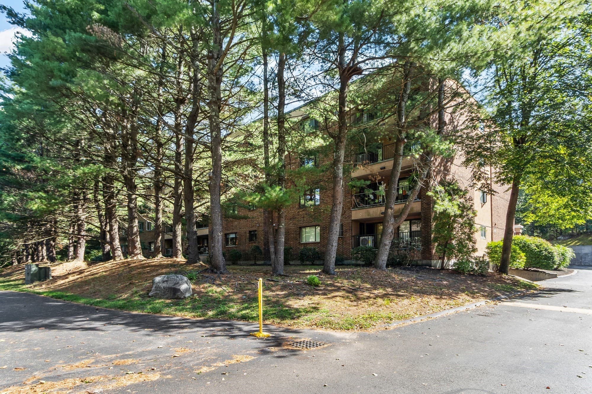 Condominium at 10 Ledgewood Way # 10, Peabody MA 01960, Peabody, photo 36 of 40