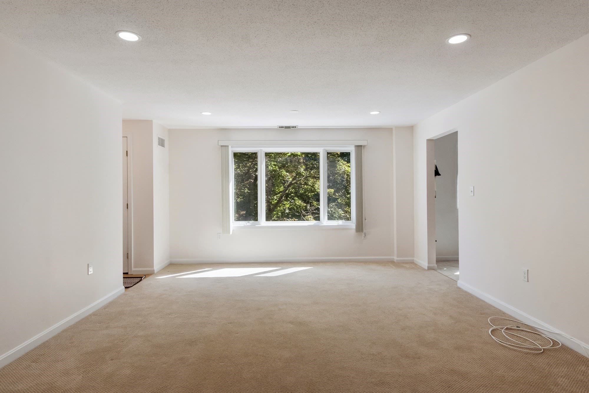 Condominium at 10 Ledgewood Way # 10, Peabody MA 01960, Peabody, photo 10 of 40
