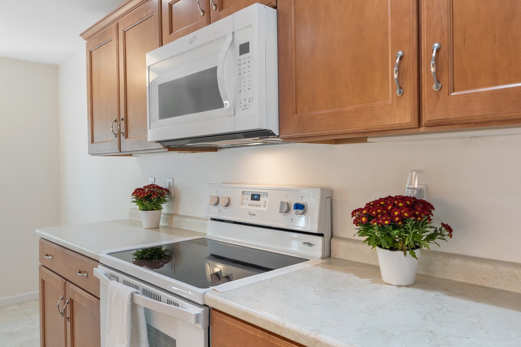 Condominium at 10 Ledgewood Way # 10, Peabody MA 01960, Peabody, photo 15 of 40