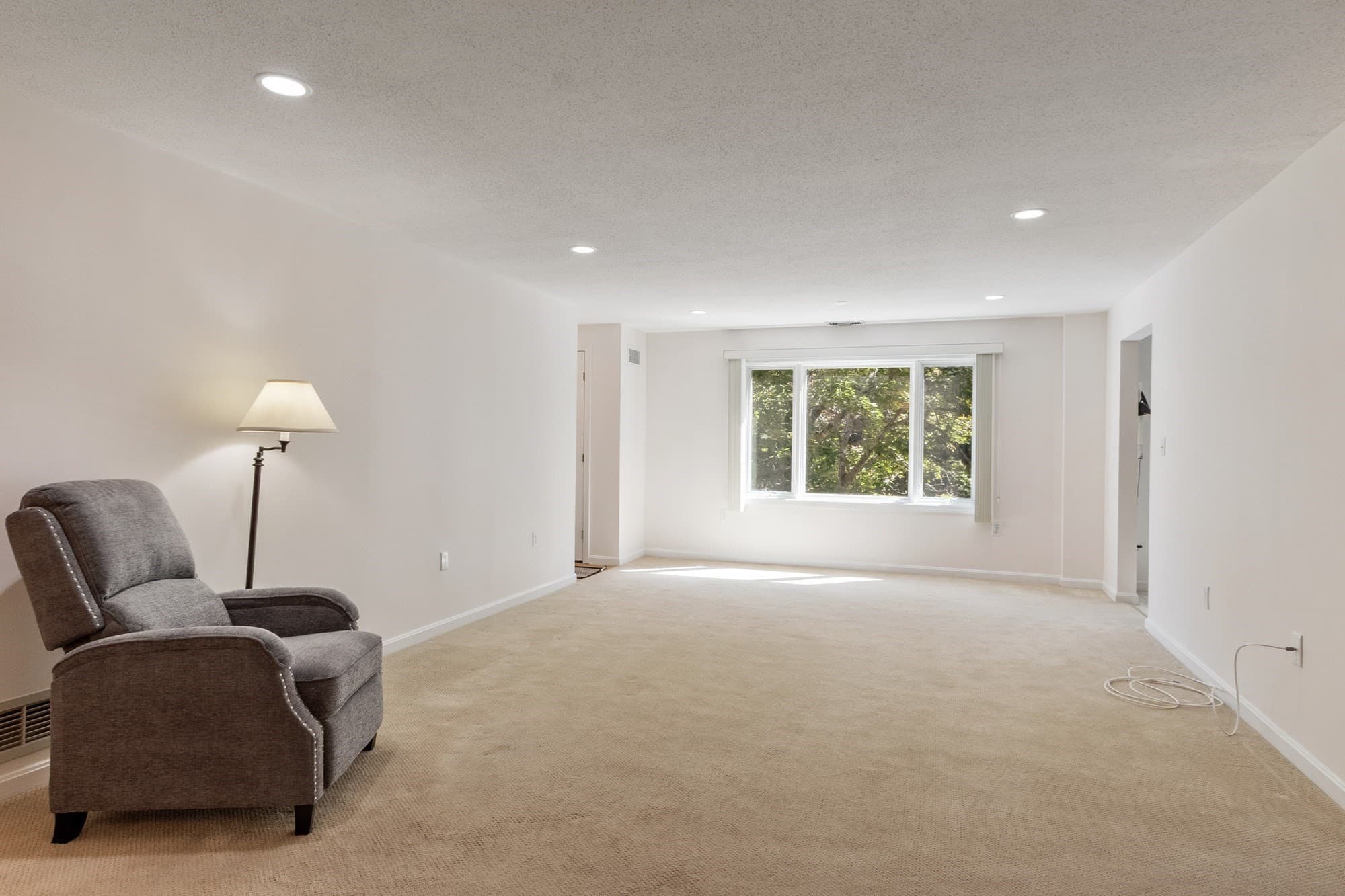 Condominium at 10 Ledgewood Way # 10, Peabody MA 01960, Peabody, photo 11 of 40