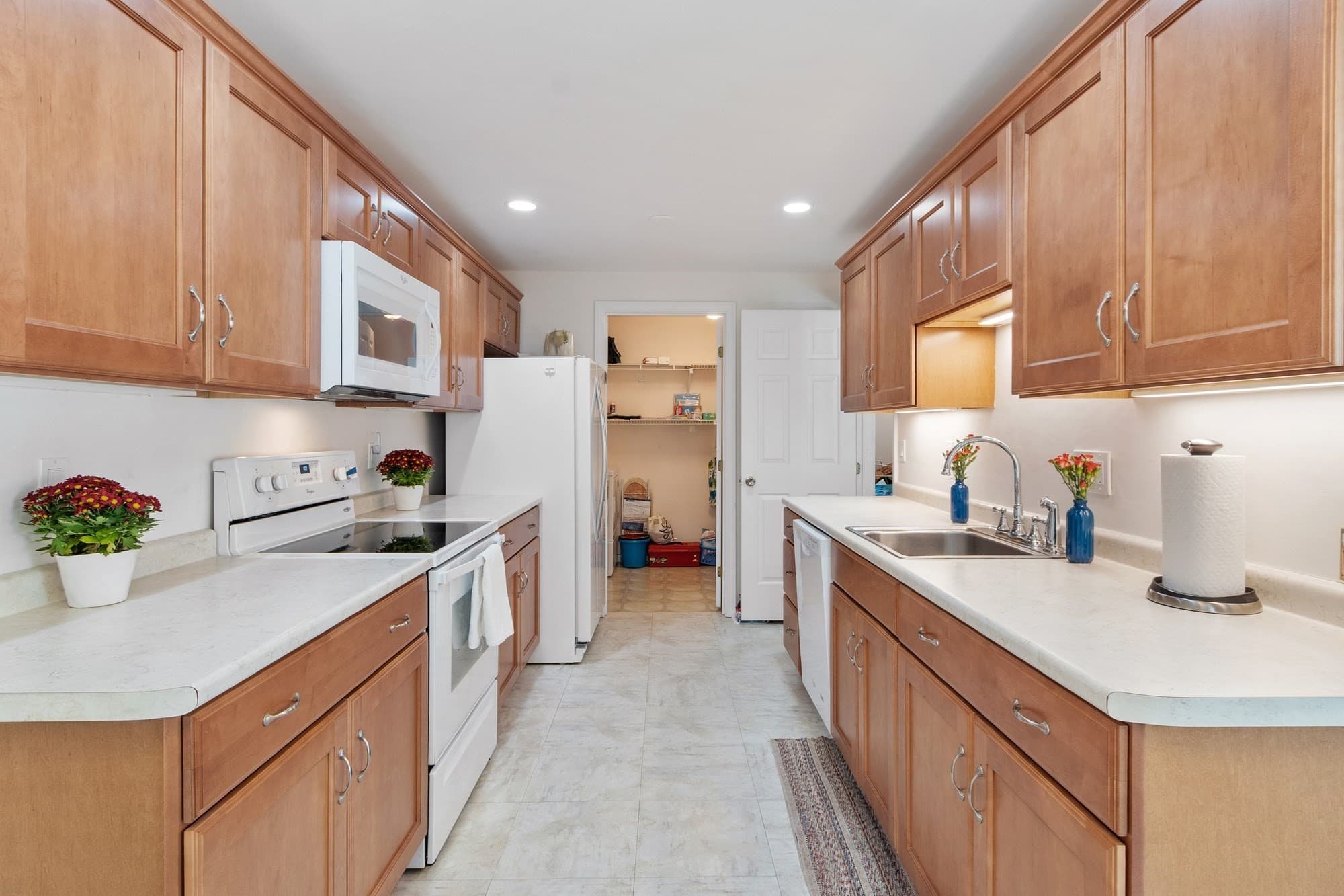 Condominium at 10 Ledgewood Way # 10, Peabody MA 01960, Peabody, photo 19 of 40
