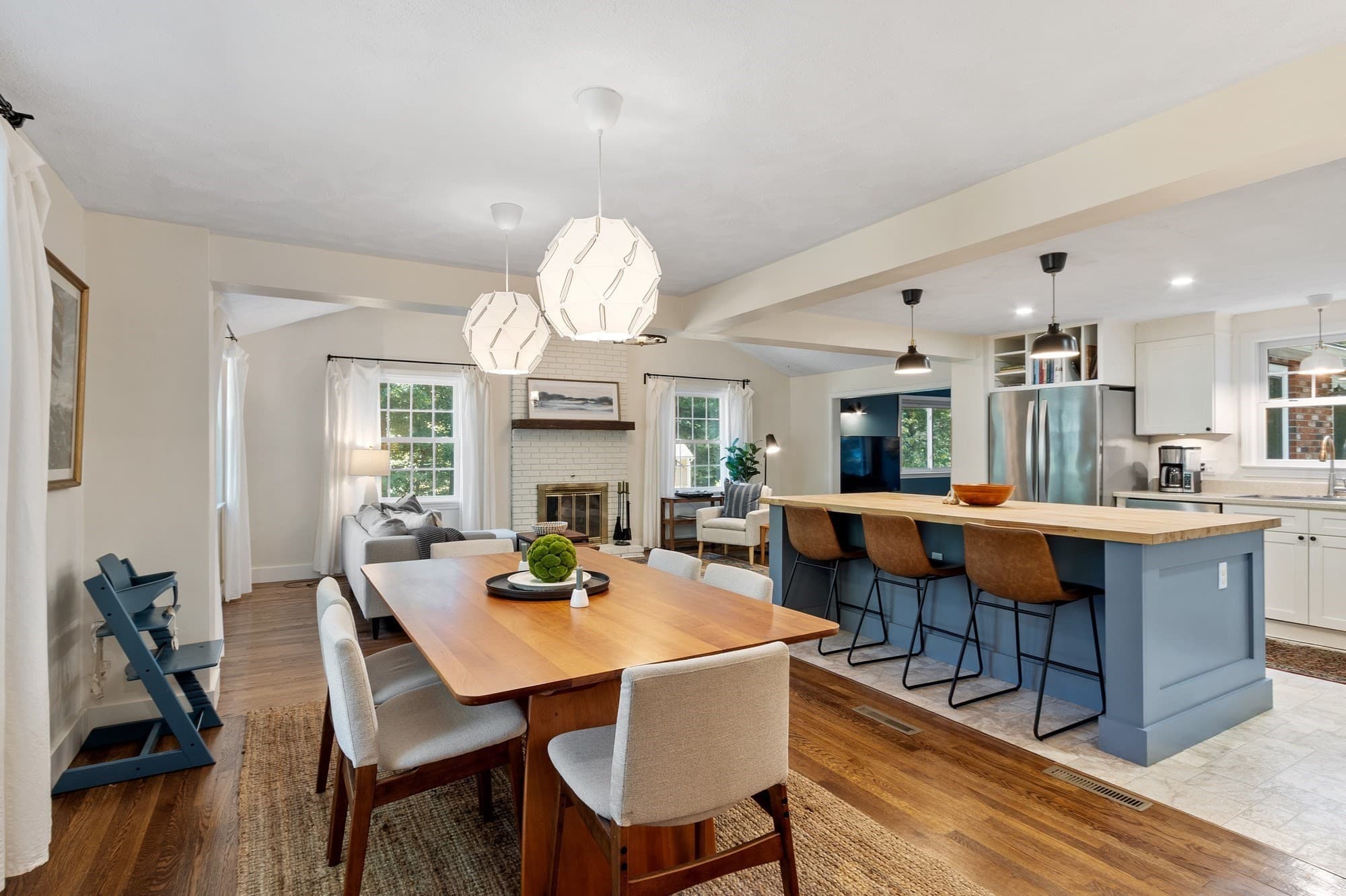 Single Family Residence at 108 Kristin Dr Ext, Chelmsford MA 01824, Chelmsford, photo 5 of 32