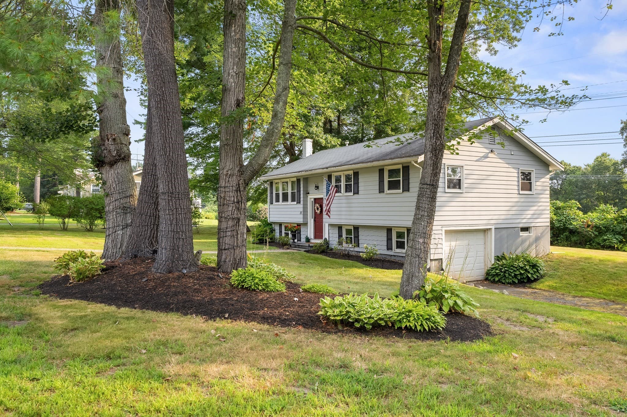 Single Family Residence at 20 Robinhood Lane, Billerica MA 01821, Billerica, photo 2 of 34