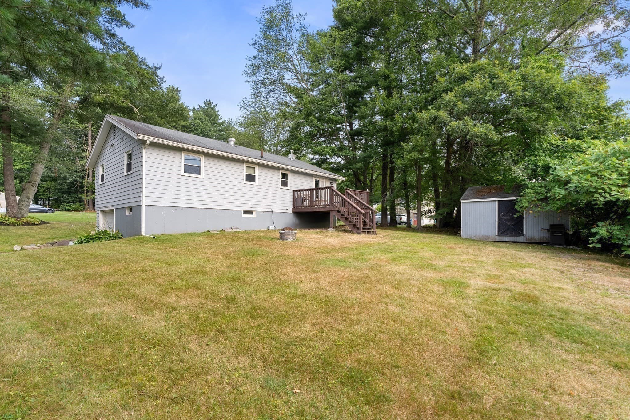 Single Family Residence at 20 Robinhood Lane, Billerica MA 01821, Billerica, photo 32 of 34