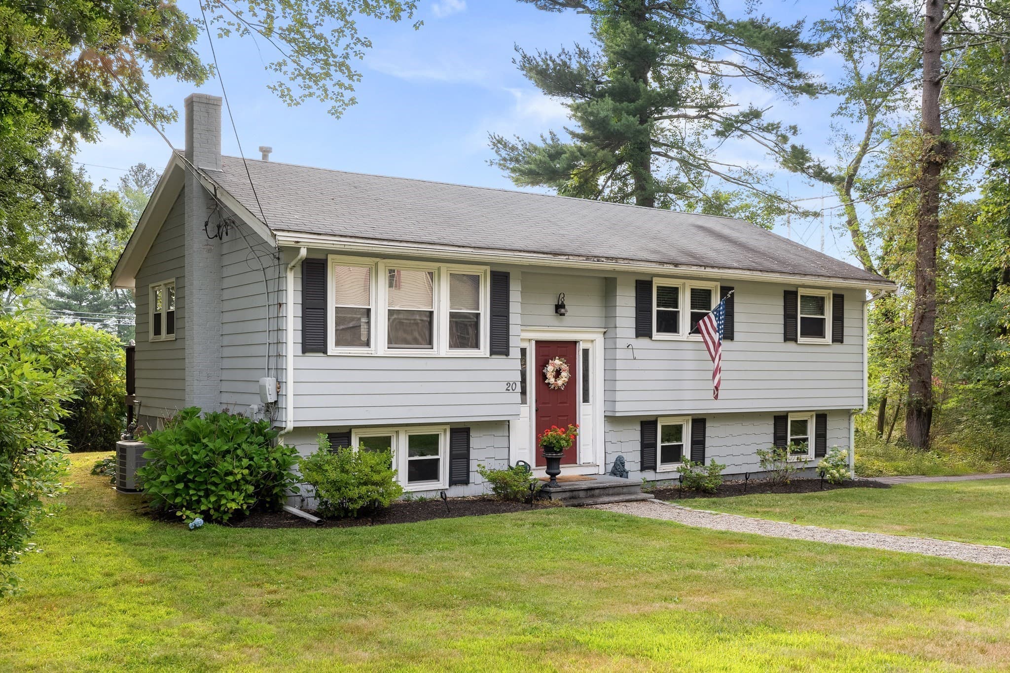 20 Robinhood Lane, Billerica MA 01821