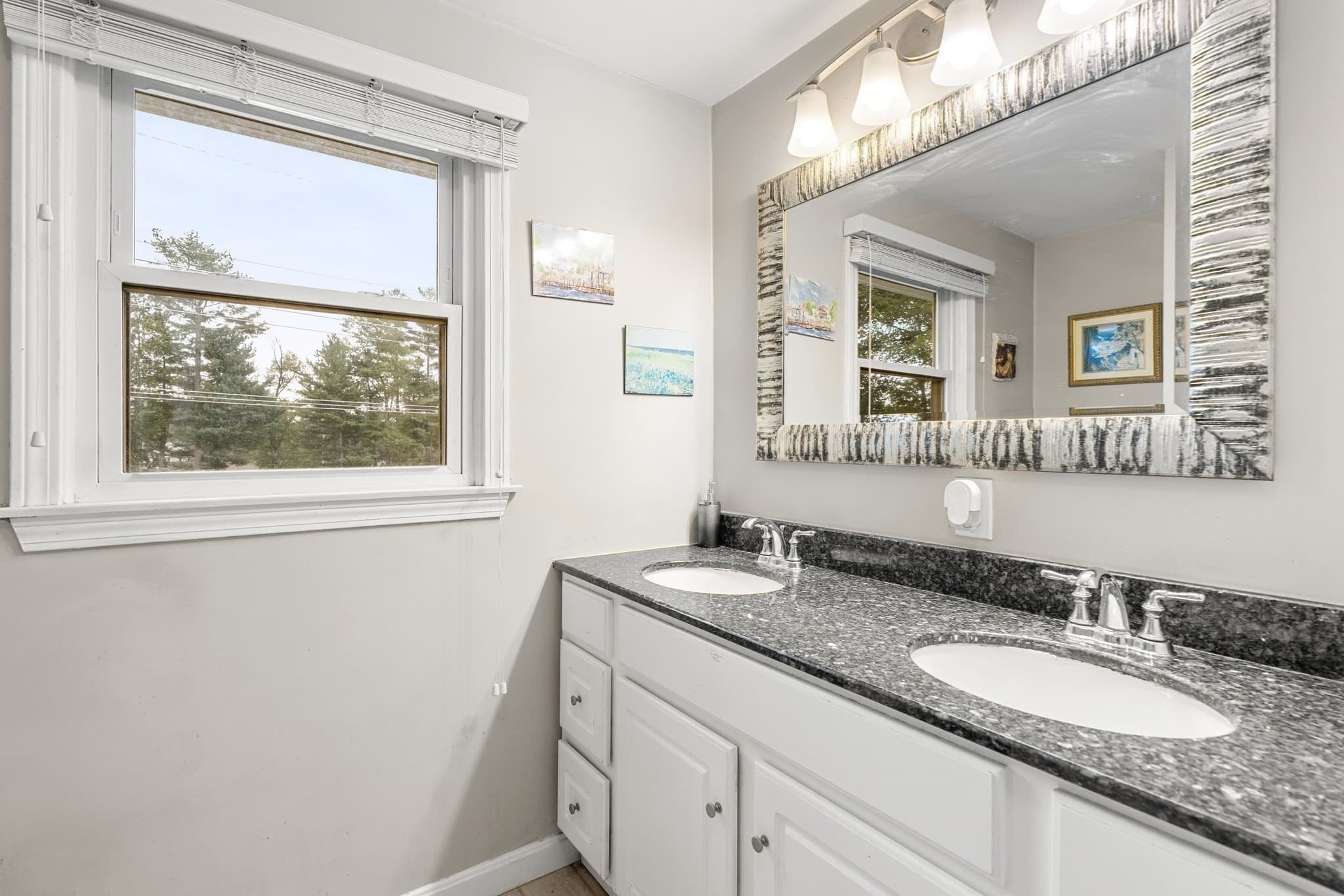 Single Family Residence at 20 Robinhood Lane, Billerica MA 01821, Billerica, photo 15 of 34