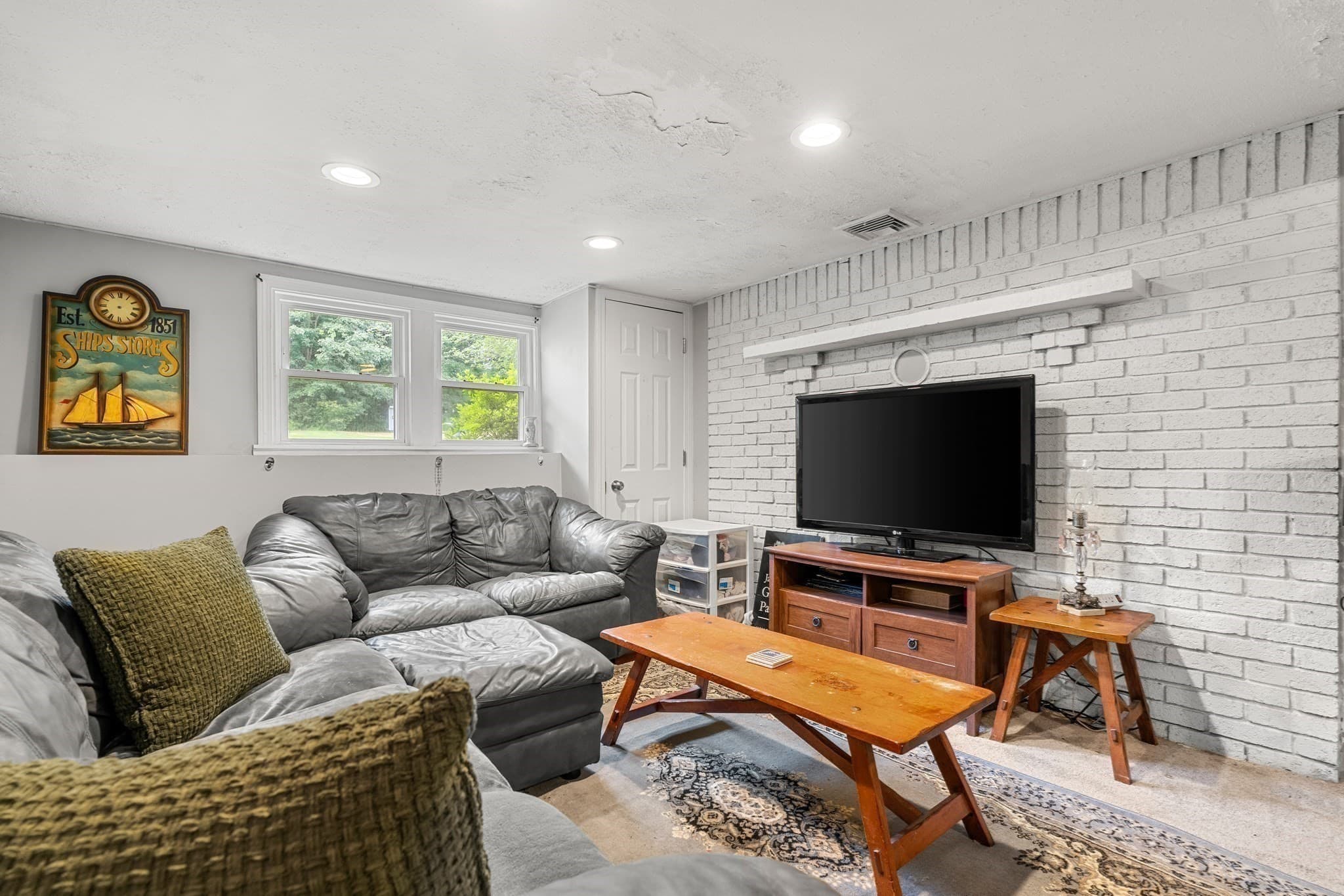 Single Family Residence at 20 Robinhood Lane, Billerica MA 01821, Billerica, photo 25 of 34
