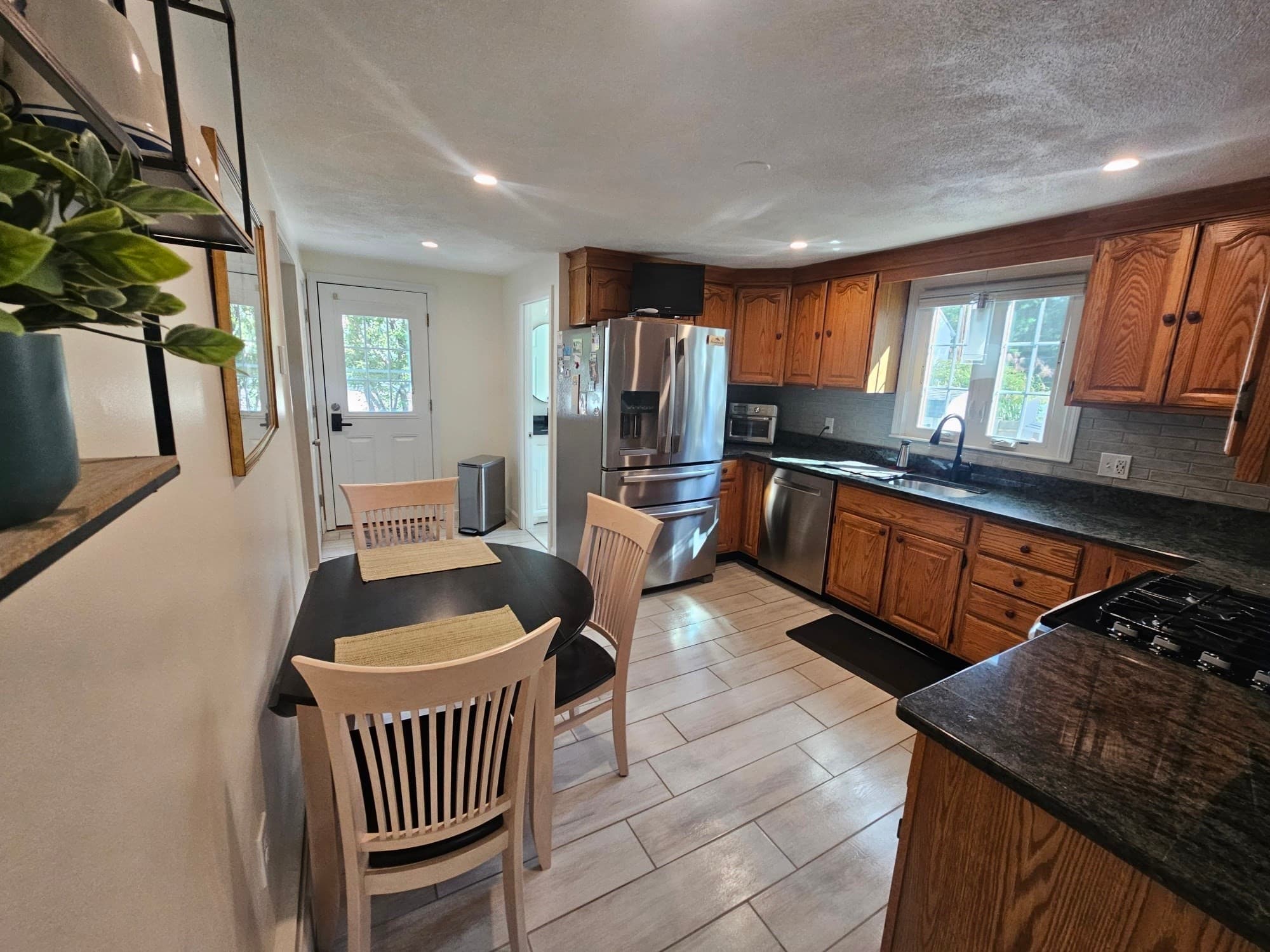 Single Family Residence at 30 Pratt St, Tewksbury MA 01876, Tewksbury, photo 13 of 32