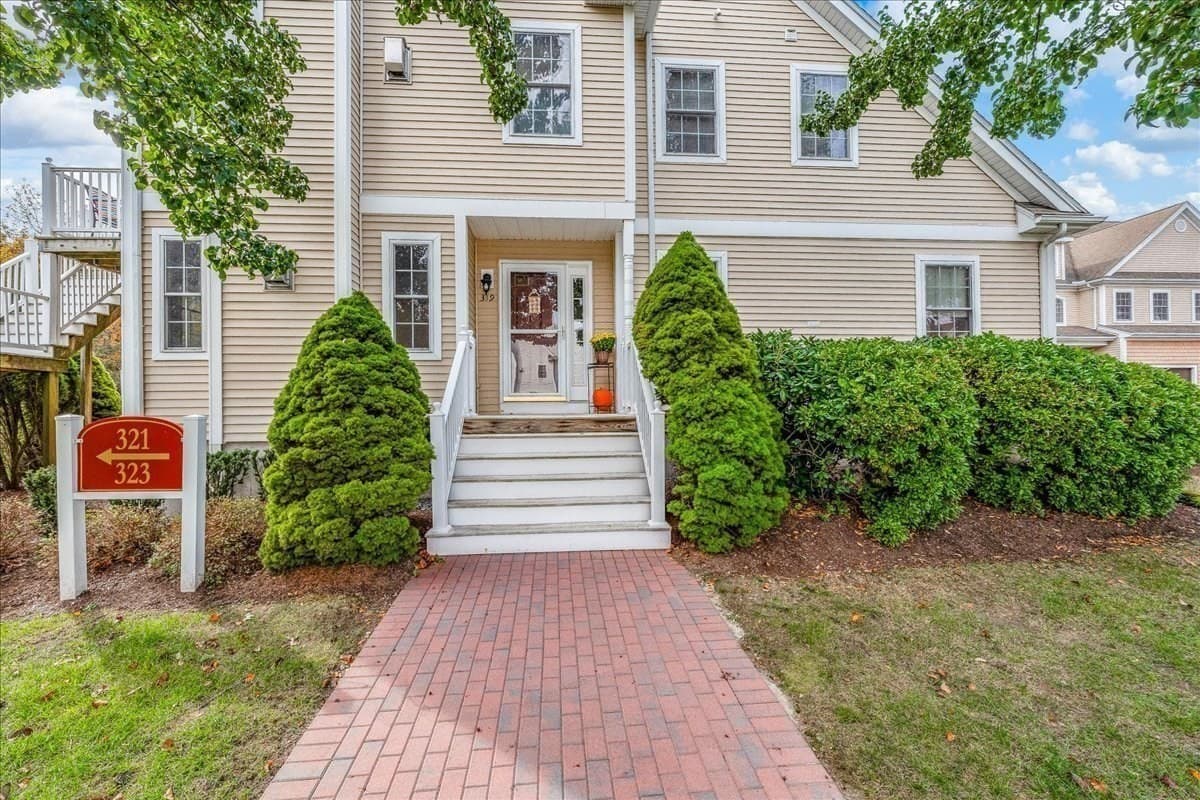 319 Hampton Way # 319, Abington MA 02351