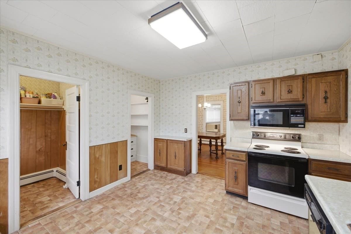 3 Family at 40-40 1/2 Savin Avenue, Norwood MA 02062, Norwood, photo 23 of 42