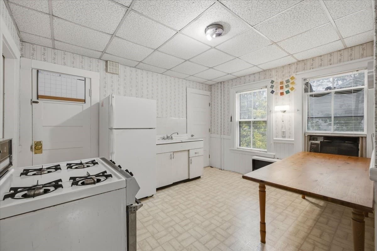 3 Family at 40-40 1/2 Savin Avenue, Norwood MA 02062, Norwood, photo 16 of 42