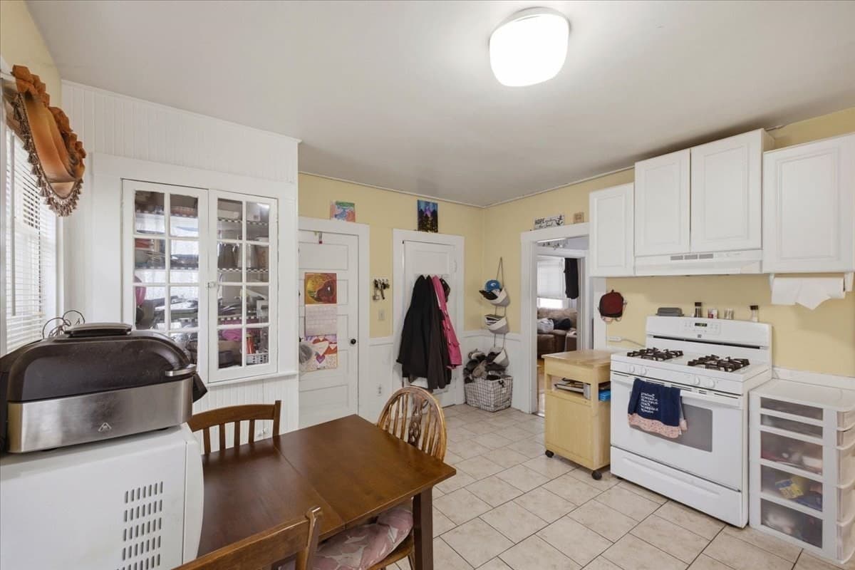 3 Family at 40-40 1/2 Savin Avenue, Norwood MA 02062, Norwood, photo 7 of 42