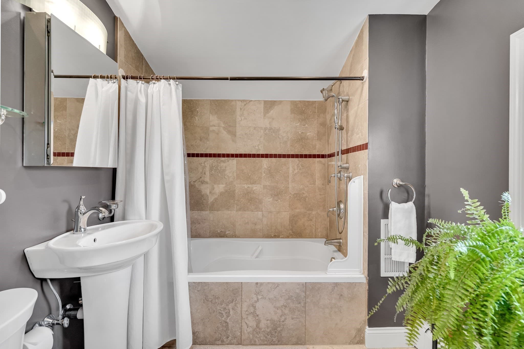 Condominium at 30 Oakley Rd # 2, Watertown MA 02472, Watertown, photo 23 of 28
