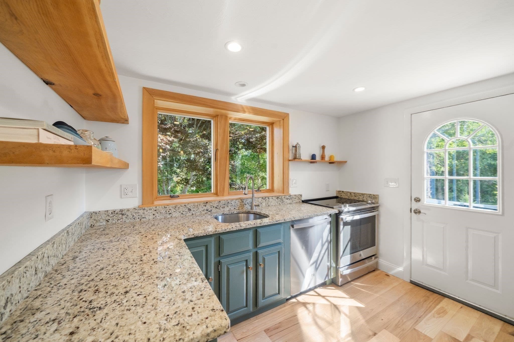 Single Family Residence at 32 Grandview Dr, Plymouth MA 02360, Plymouth, photo 16 of 39