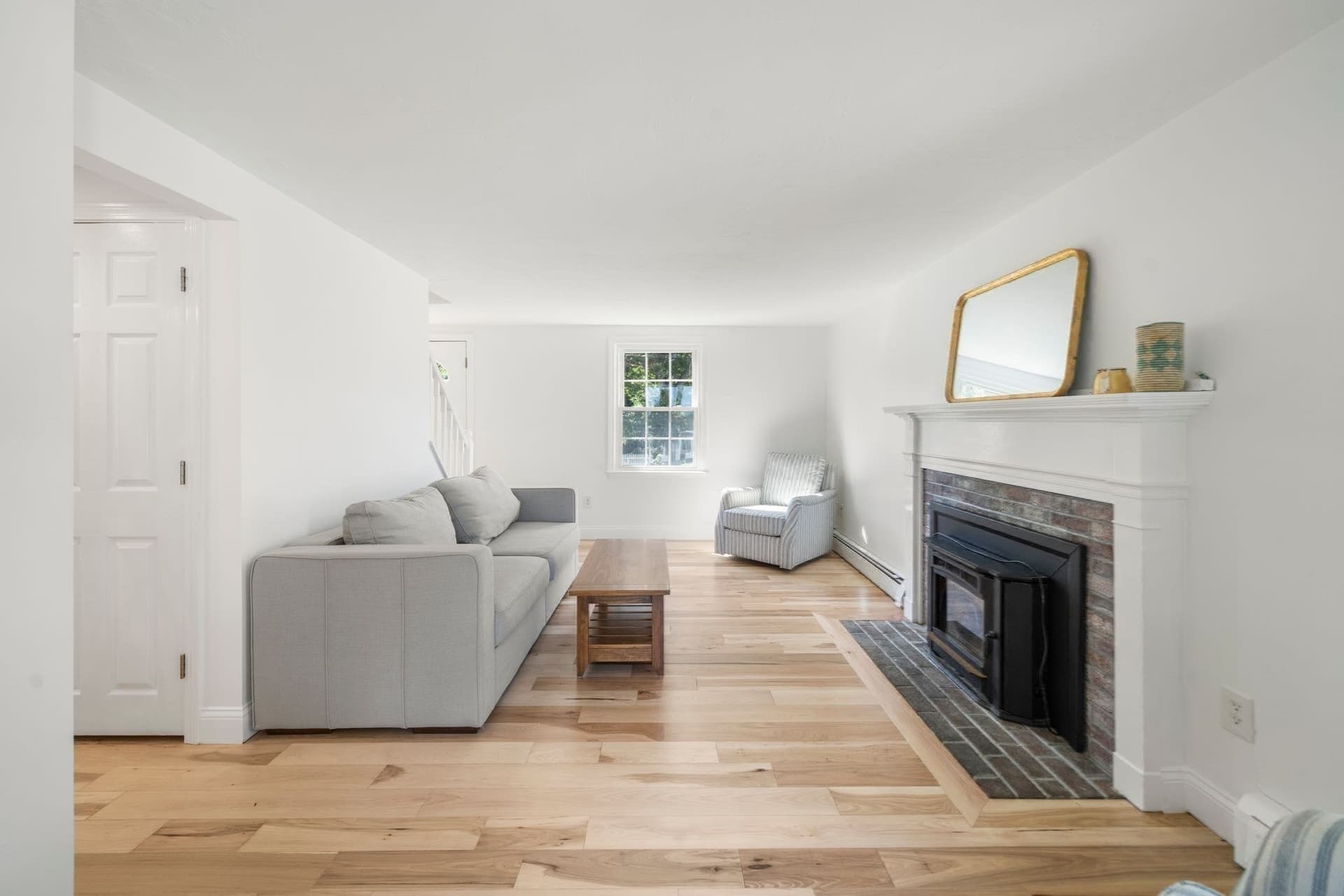 Single Family Residence at 32 Grandview Dr, Plymouth MA 02360, photo 9 of 39