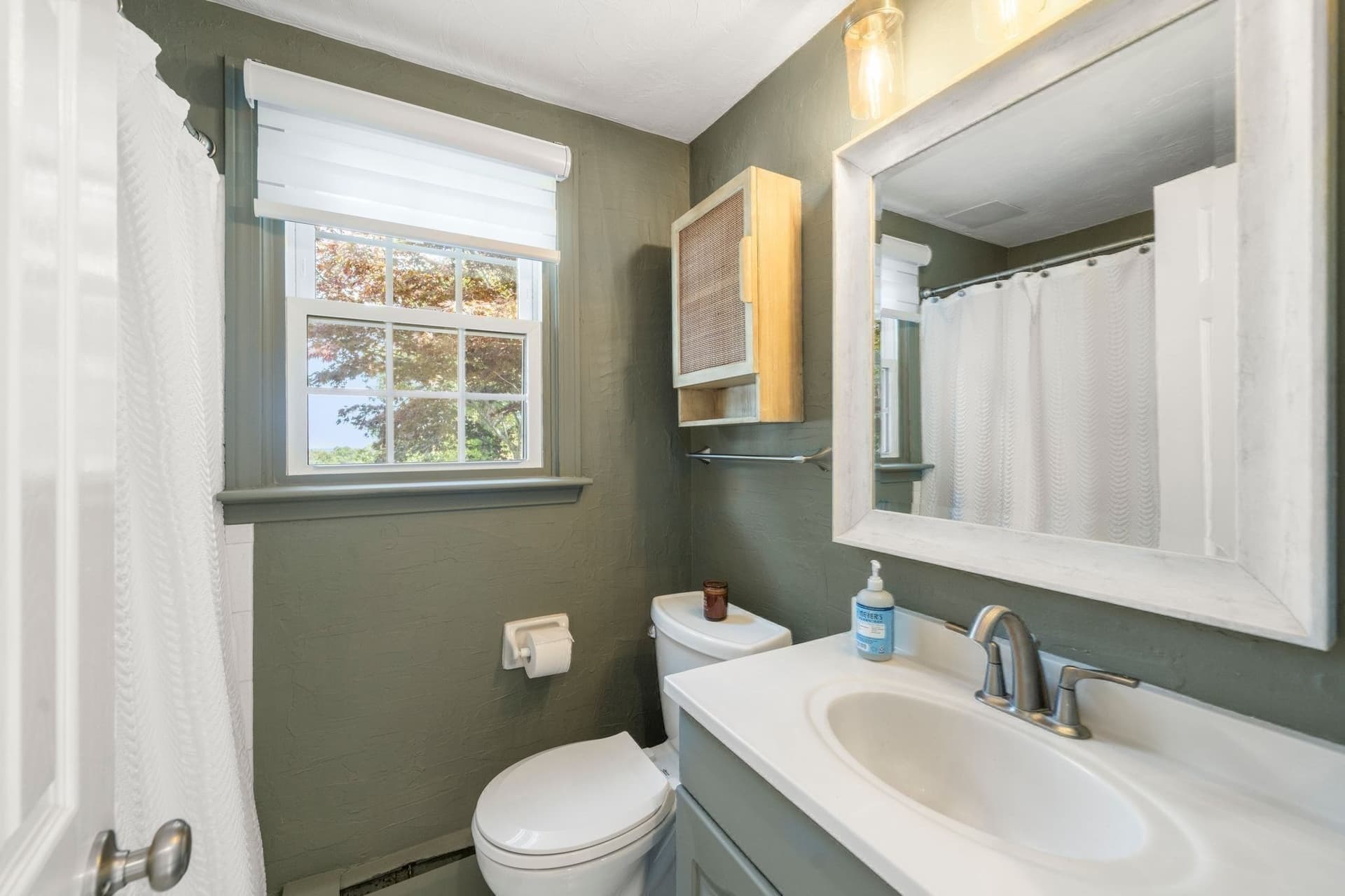 Single Family Residence at 32 Grandview Dr, Plymouth MA 02360, photo 10 of 39