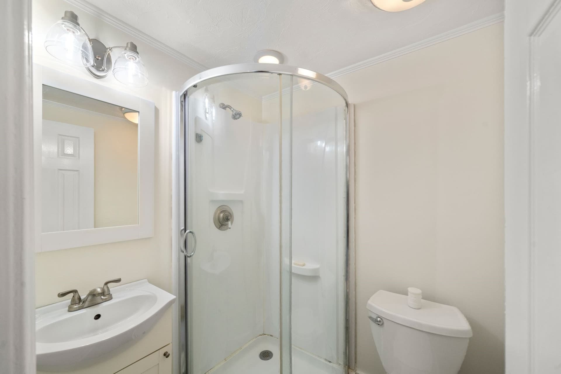 Single Family Residence at 32 Grandview Dr, Plymouth MA 02360, photo 18 of 39