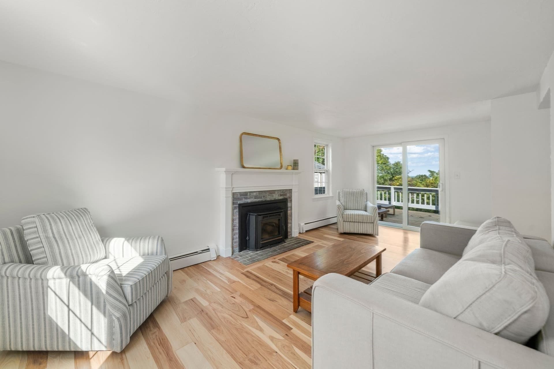 Single Family Residence at 32 Grandview Dr, Plymouth MA 02360, photo 8 of 39