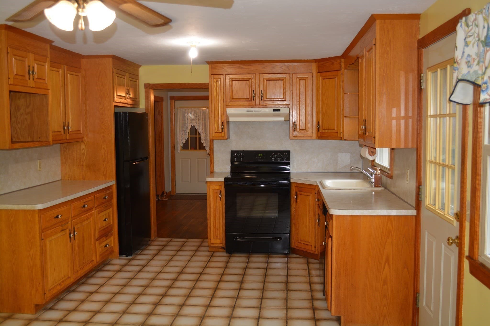 Single Family Residence at 24 Elm St, Franklin MA 02038, Franklin, photo 4 of 17