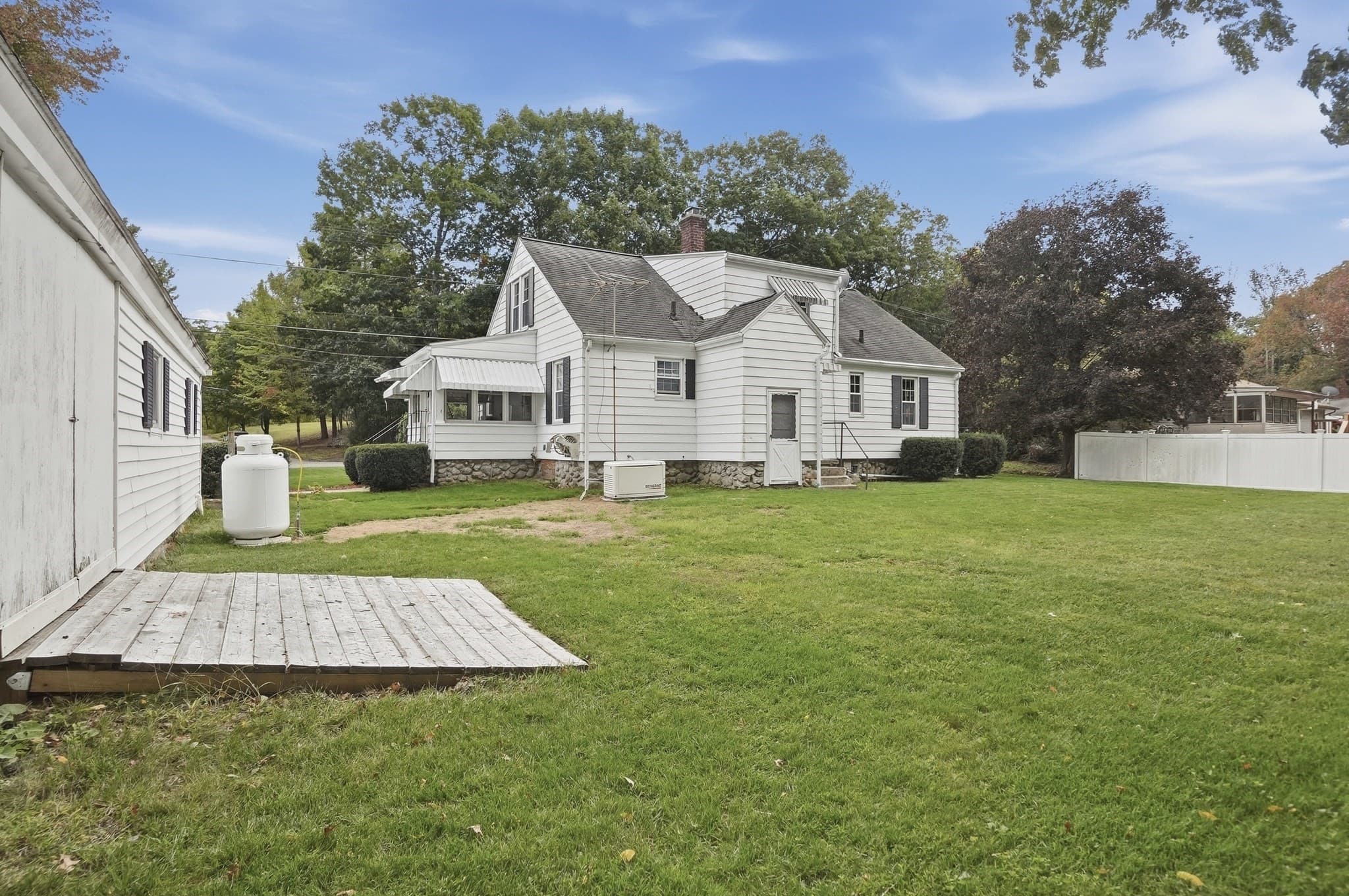 Single Family Residence at 416 Rochdale St, Auburn MA 01501, Auburn, photo 9 of 40