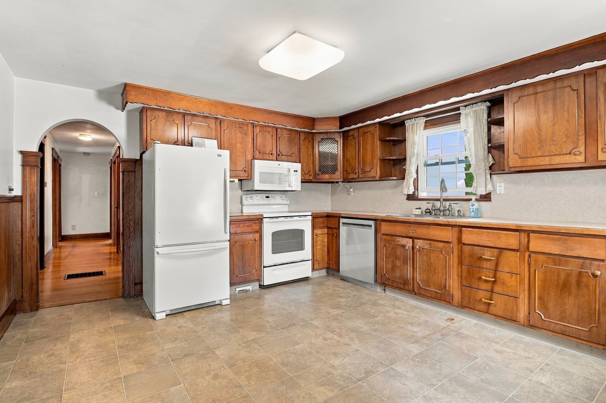 Single Family Residence at 416 Rochdale St, Auburn MA 01501, Auburn, photo 11 of 40