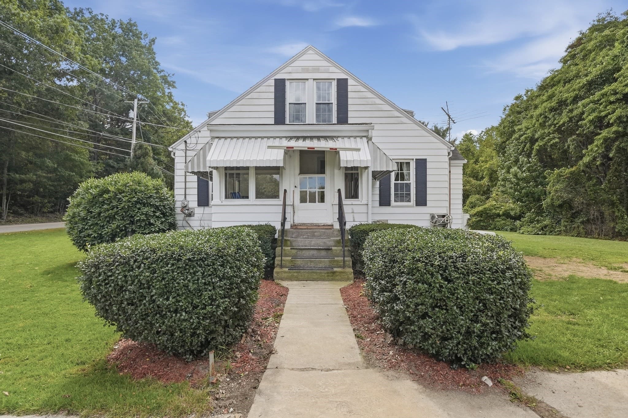 Single Family Residence at 416 Rochdale St, Auburn MA 01501, Auburn, photo 8 of 40