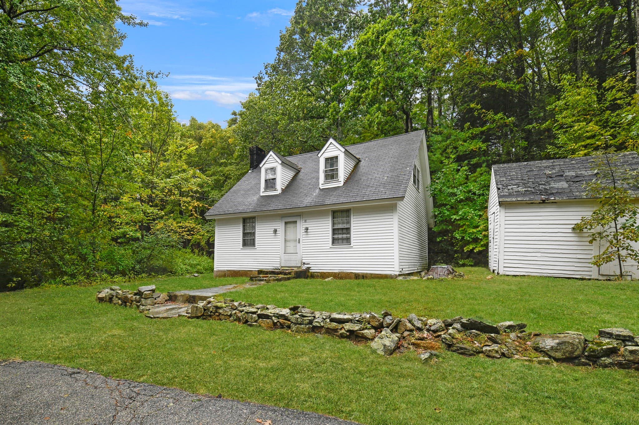 Single Family Residence at 18 School House Rd, Sandown NH 03873, Sandown, photo 2 of 33