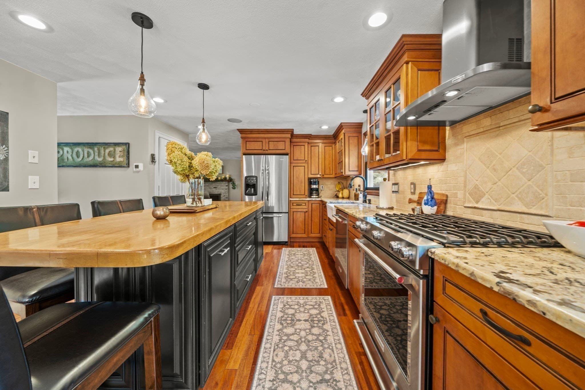 Single Family Residence at 26 Elizabeth Street, Amesbury MA 01913, Amesbury, photo 6 of 42