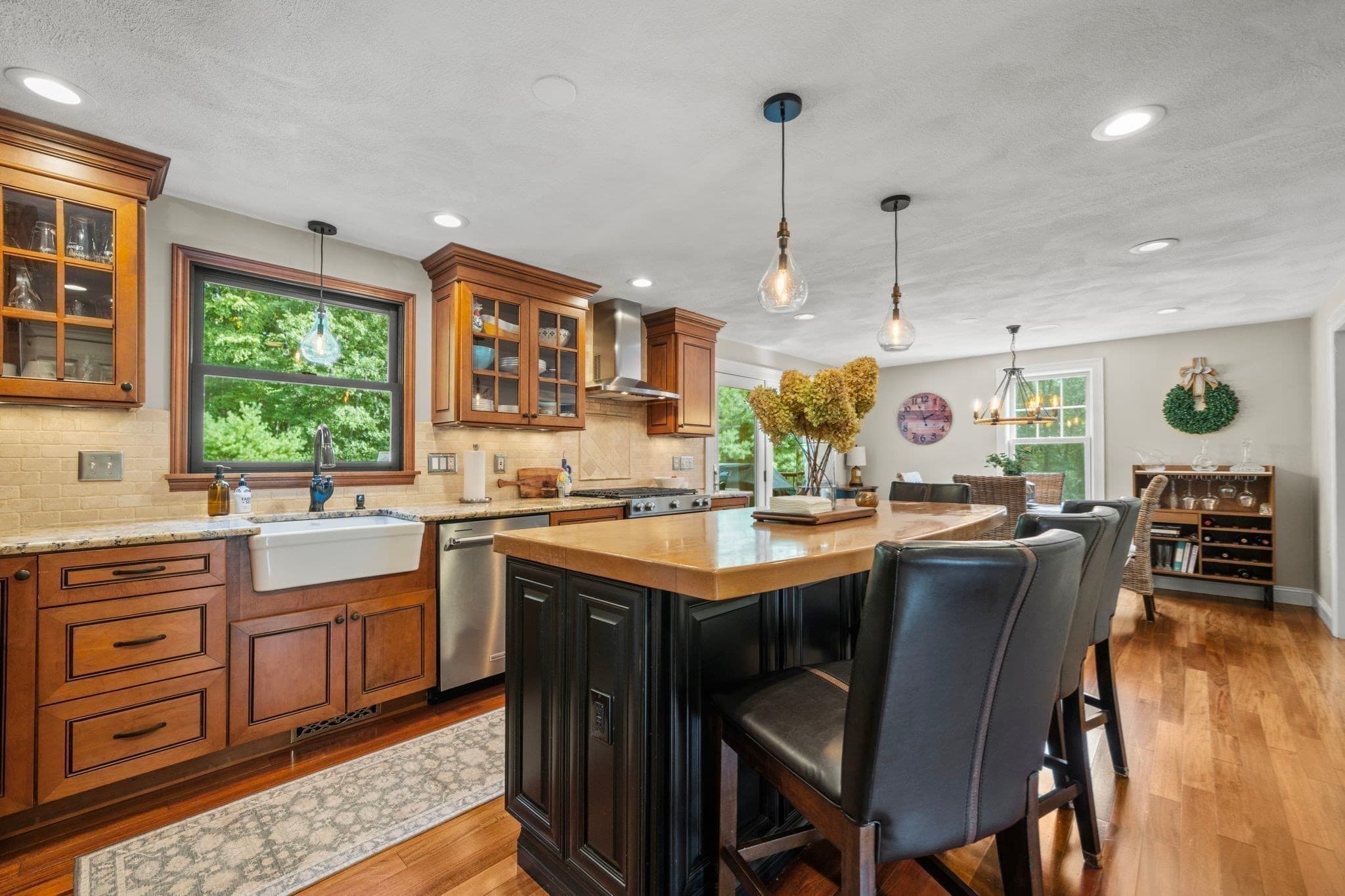 Single Family Residence at 26 Elizabeth Street, Amesbury MA 01913, Amesbury, photo 5 of 42