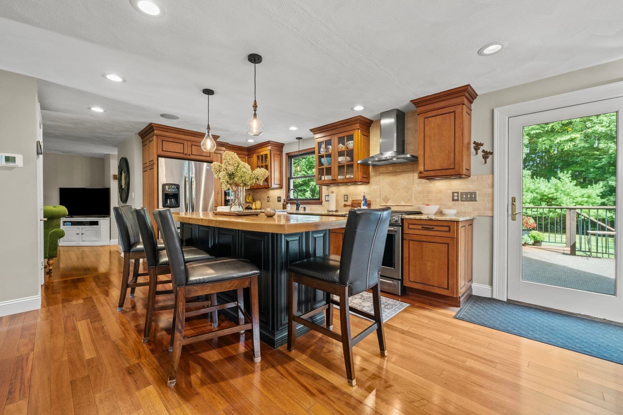 Single Family Residence at 26 Elizabeth Street, Amesbury MA 01913, Amesbury, photo 4 of 42