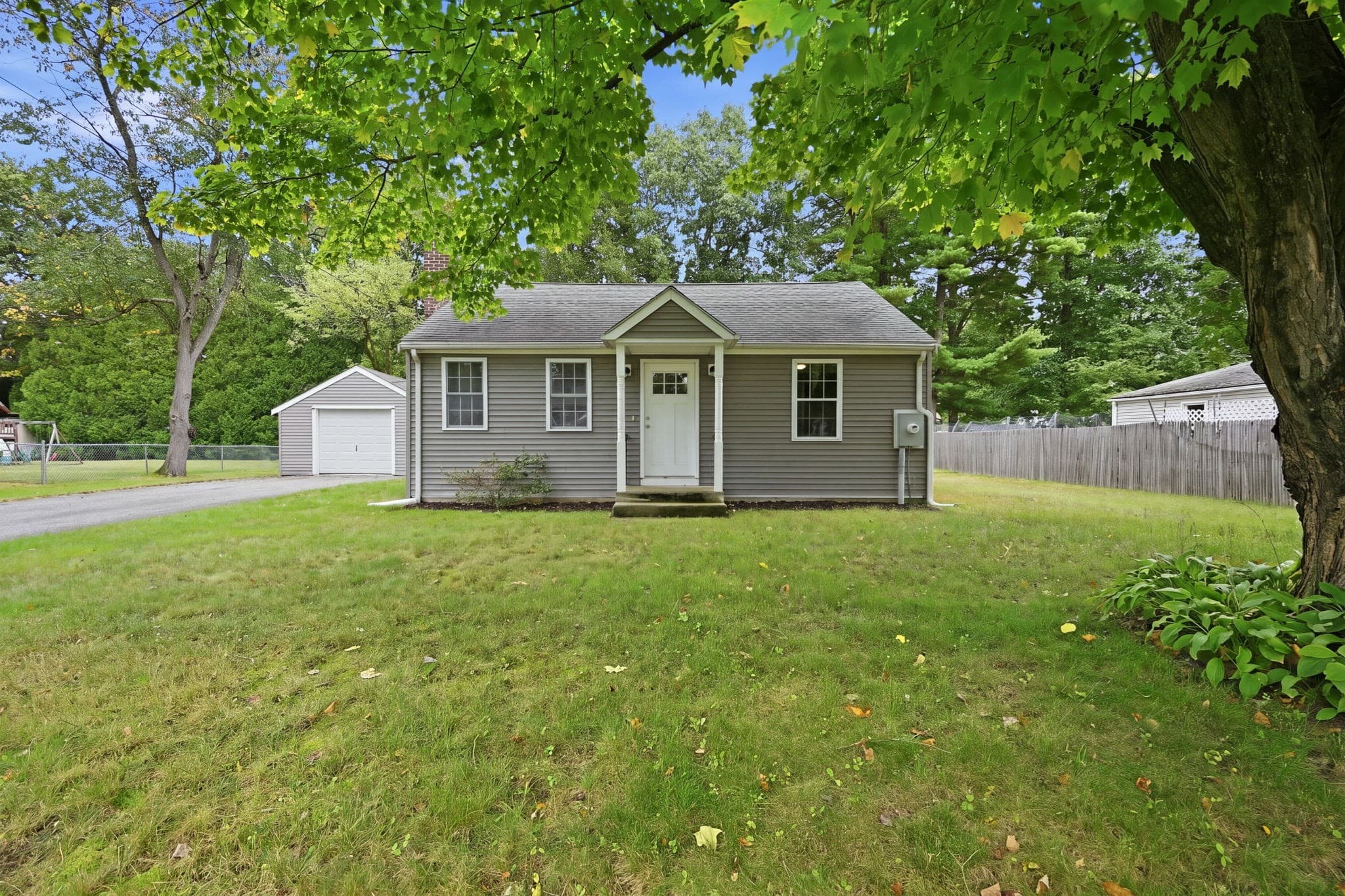 43 Pine Acre Rd, Springfield MA 01129
