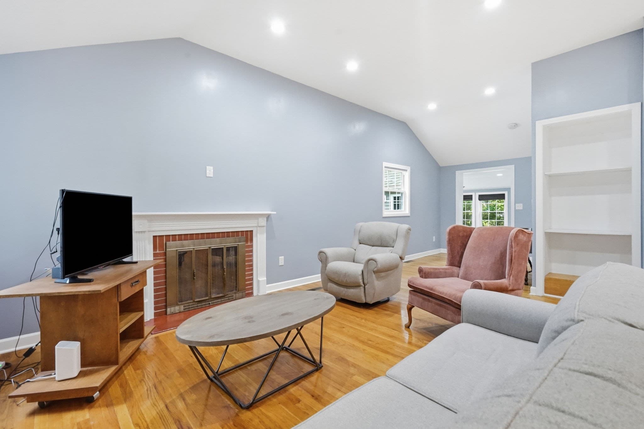 Single Family Residence at 43 Pine Acre Rd, Springfield MA 01129, Springfield, photo 10 of 40