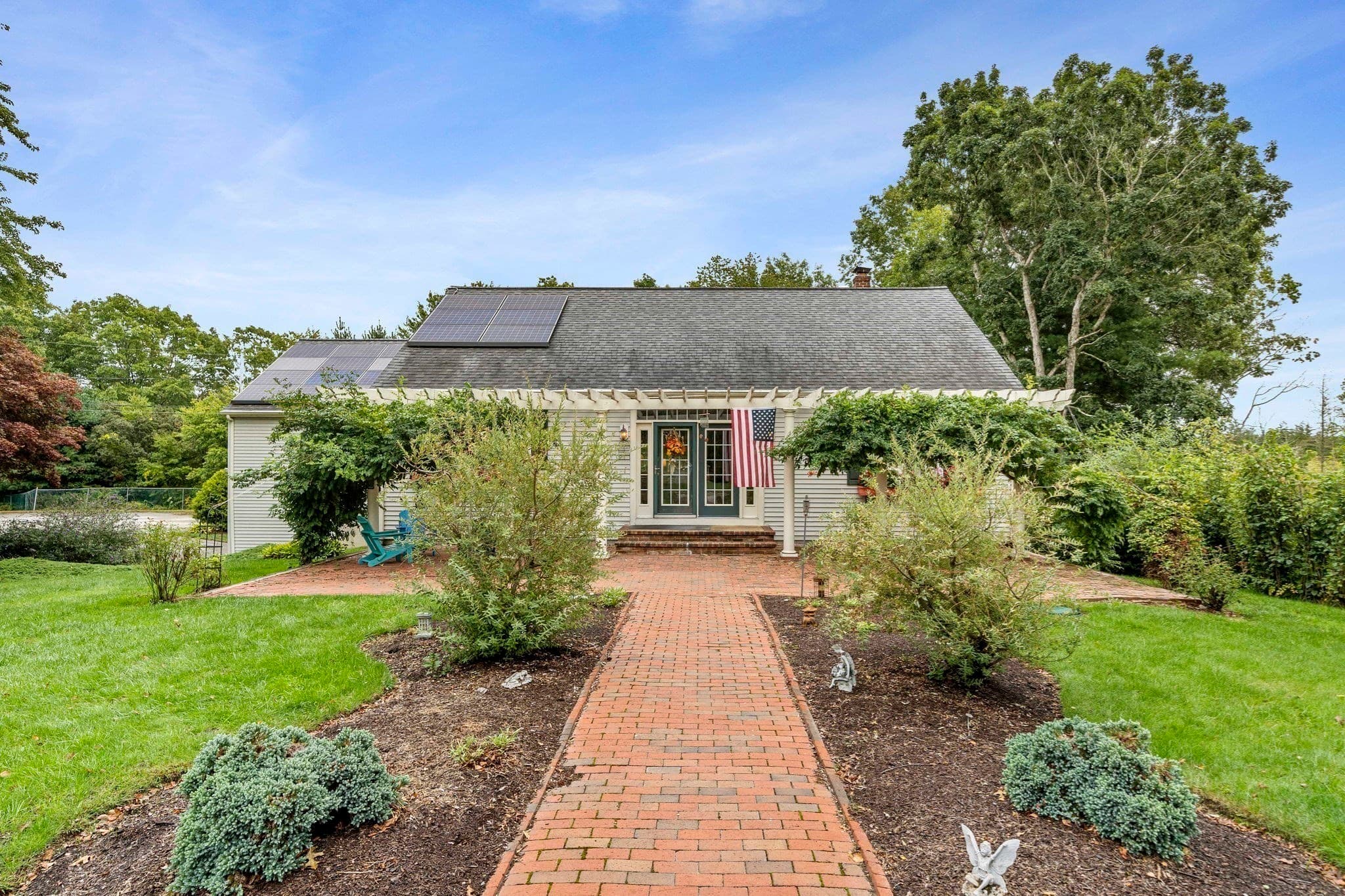 Single Family Residence at 12 Carolyn Ct, Swansea MA 02777, Swansea, photo 2 of 40