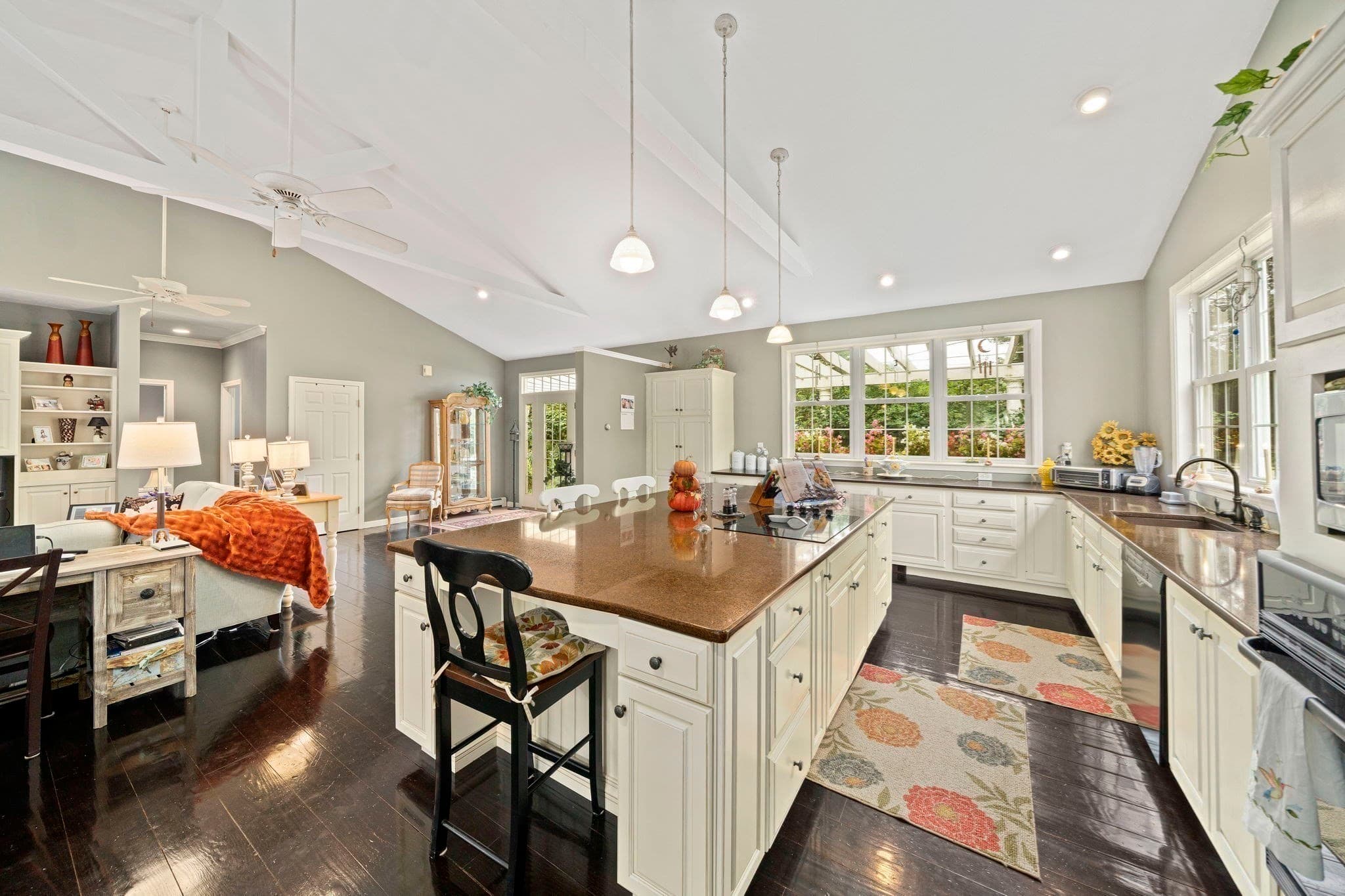 Single Family Residence at 12 Carolyn Ct, Swansea MA 02777, Swansea, photo 6 of 40