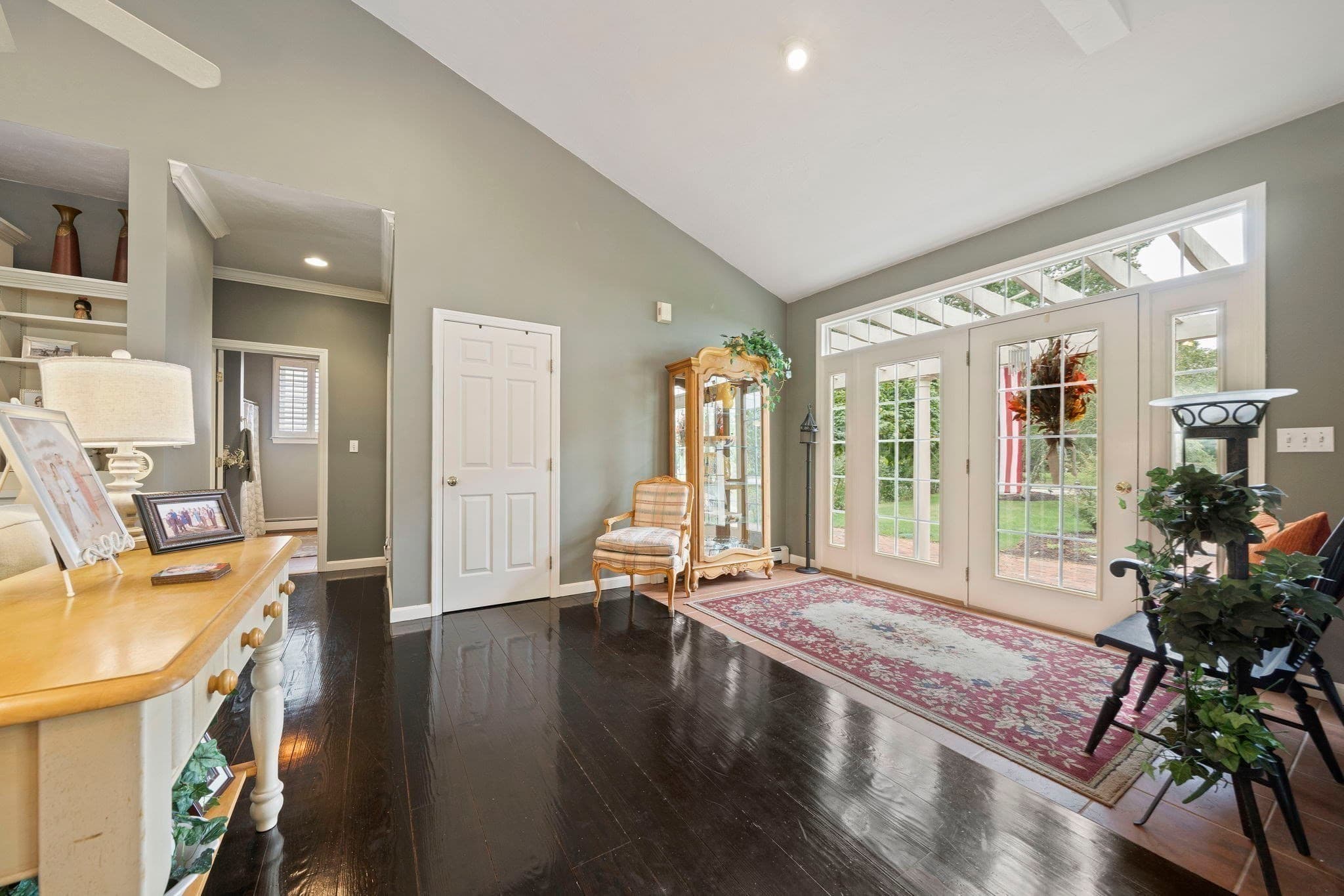 Single Family Residence at 12 Carolyn Ct, Swansea MA 02777, Swansea, photo 4 of 40