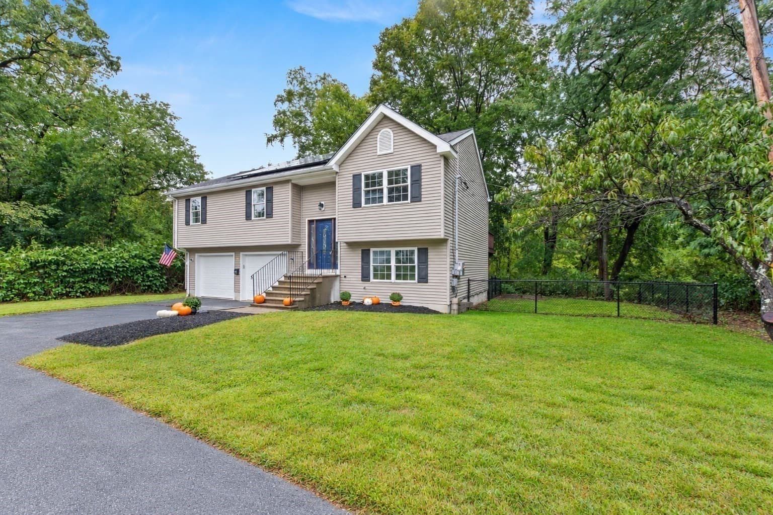 Single Family Residence at 15 Tory Fort Ln, Worcester MA 01602, photo 31 of 32