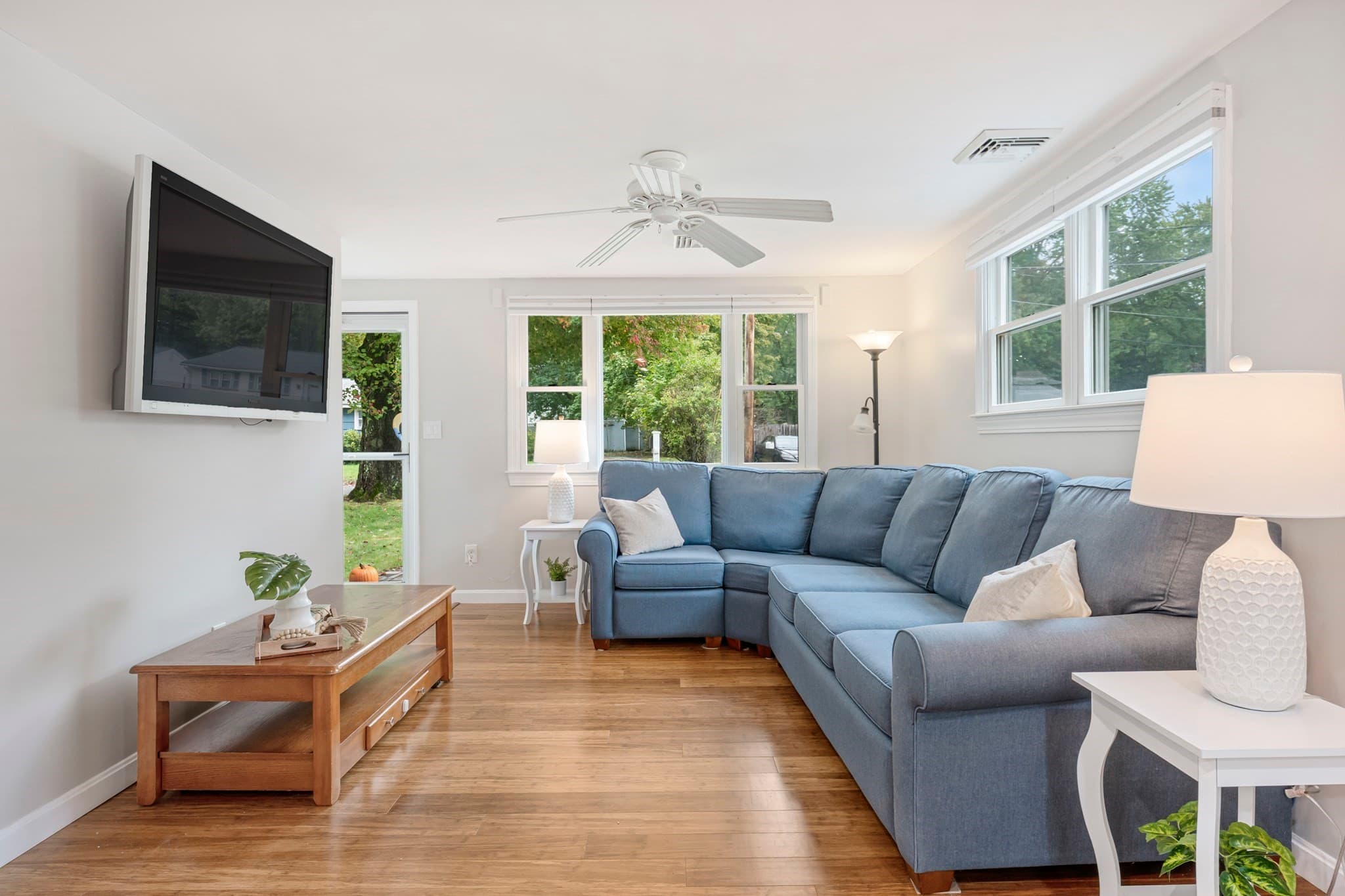 Single Family Residence at 12 Kennedy Rd, Bellingham MA 02019, Bellingham, photo 4 of 25